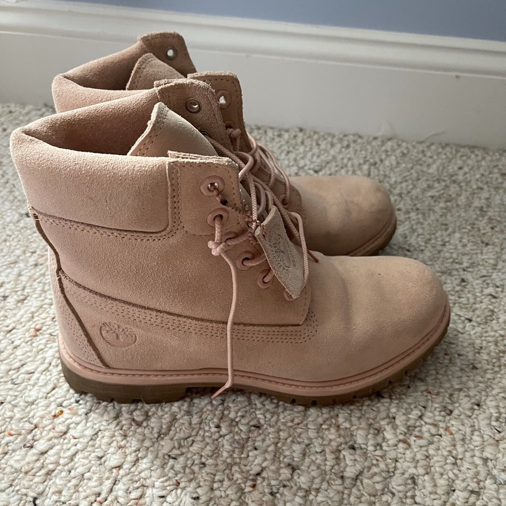 Timberland boots light pink women’s size 9
